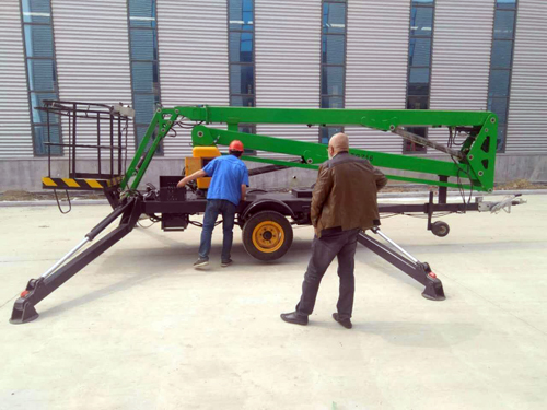 拖車折臂液壓升降平臺(tái) 拖車折臂液壓升降平臺(tái)