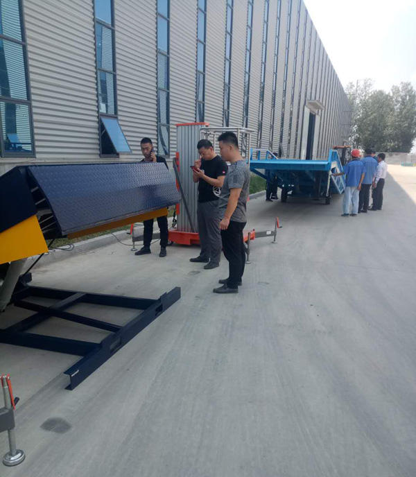 液壓登車(chē)橋 液壓登車(chē)橋